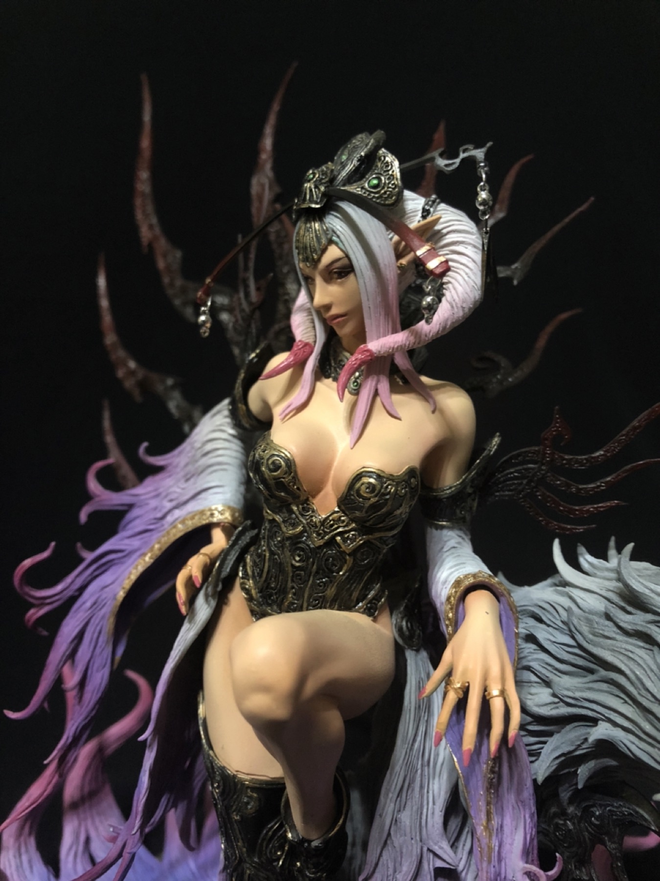 闇狐 Dark Fox, detail of the figure